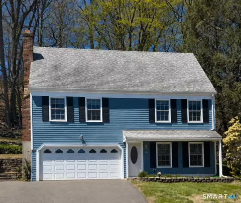 42 Ten Coat Ln, Shelton, CT 06484