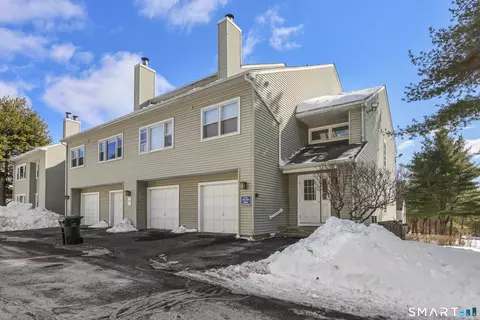 312 Carlton Ln #312, Rocky Hill, CT 06067