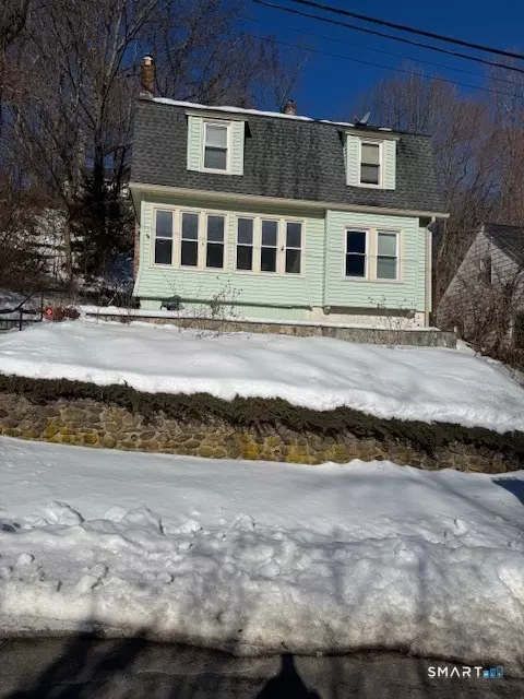 33 Monroe St, Shelton, CT 06484
