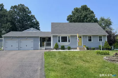 137 Yantic Ln, Norwich, CT 06360
