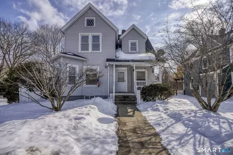 26 Kinney Ave, Norwich, CT 06360