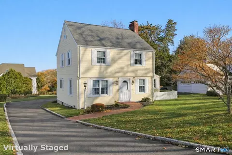 49 South St, Fairfield, CT 06824