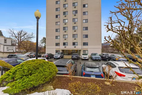 51 Schuyler Ave #7E, Stamford, CT 06902