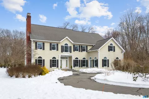 792 N Wilton Rd, New Canaan, CT 06840