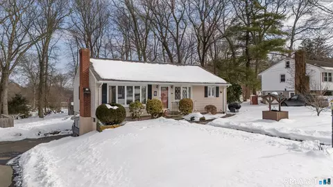 24 Porach Rd, Uncasville, CT 06382