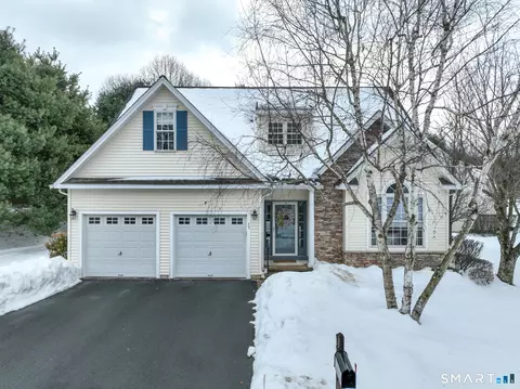 35 Montgomery Rd #35, Northford, CT 06472