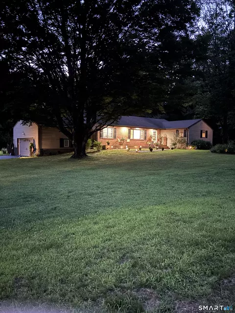 5 Insalaco Dr, Windham, CT 06280