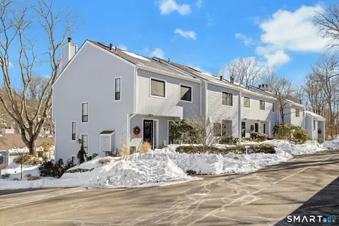45 Ettl Ln #205, Greenwich, CT 06831