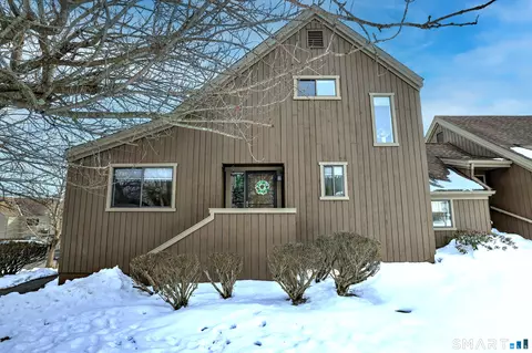 483 Commanche Ln #B, Stratford, CT 06614