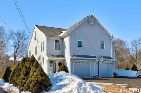 82 Summer St #B, Southington, CT 06489