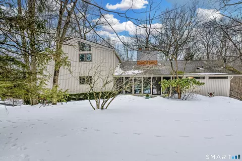 119 Maple Vale Dr, Woodbridge, CT 06525
