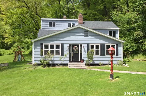 440 Dunbar Hill Rd, Hamden, CT 06514