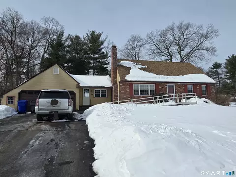 29 Eastgate Ln, Enfield, CT 06082
