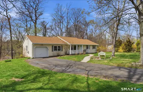 50 Stratton Ct, Hamden, CT 06514
