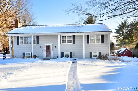 5 Maize Ln, East Granby, CT 06026