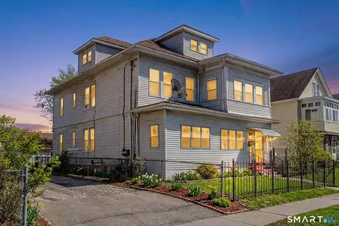 34 Adams St, Hartford, CT 06112