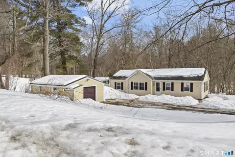 228 River Rd, Putnam, CT 06260