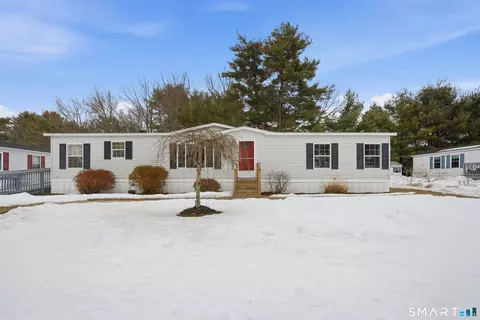 16 Circle Dr, Windham, CT 06256