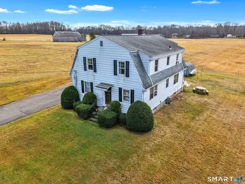 713 Thrall Ave, Suffield, CT 06078