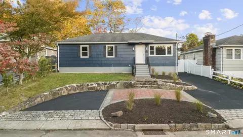99 Roosevelt Ave, West Haven, CT 06516