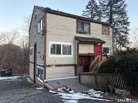 8 Ann Dr #B, Danbury, CT 06810
