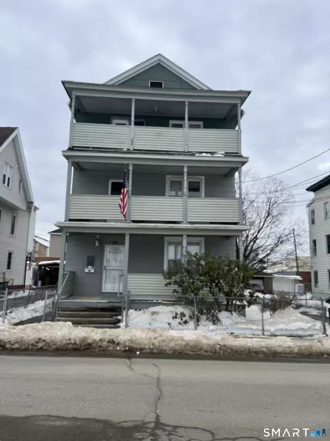 78 Griggs St, Waterbury, CT 06704