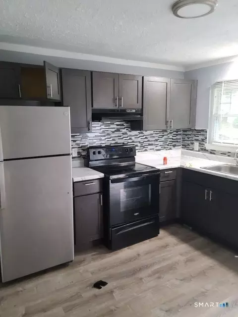 50 Angel Dr #D, Waterbury, CT 06708