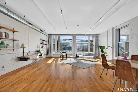 817 Grand Ave #202, New Haven, CT 06511