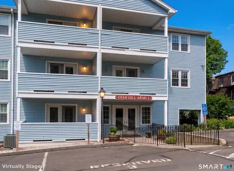 136 Deer Hill Ave #308, Danbury, CT 06810