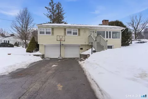 45 Walnut St, Watertown, CT 06795
