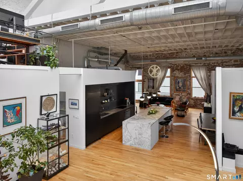 81 Church St #5E, New Haven, CT 06510