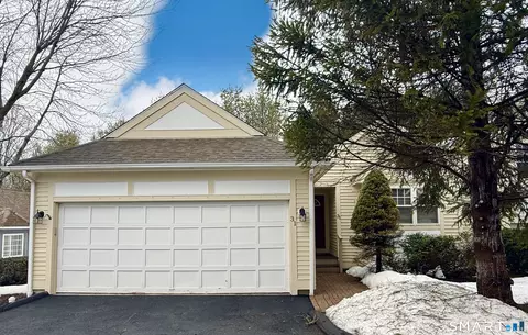 31 Greystone #31, Shelton, CT 06484