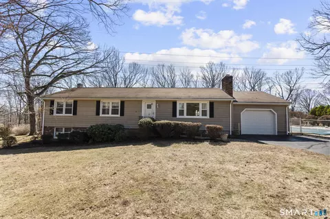 60 Quail Trl, Trumbull, CT 06611