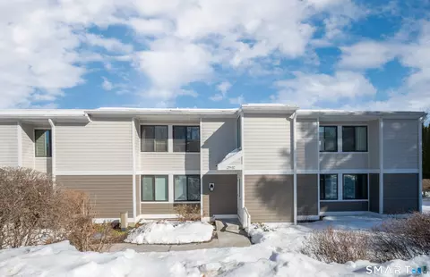 32 Lawson Ln #32, Ridgefield, CT 06877