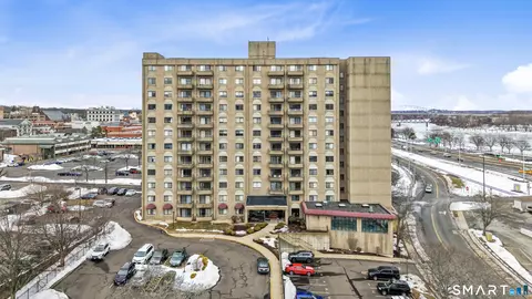 111 Dekoven Dr #506, Middletown, CT 06457