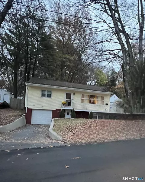 107 Greenlawn St, East Hartford, CT 06108