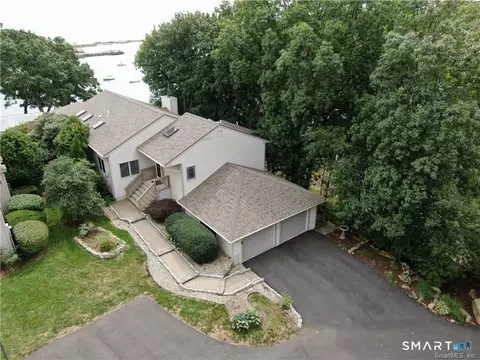 15 Whalers Pt #15, East Haven, CT 06512
