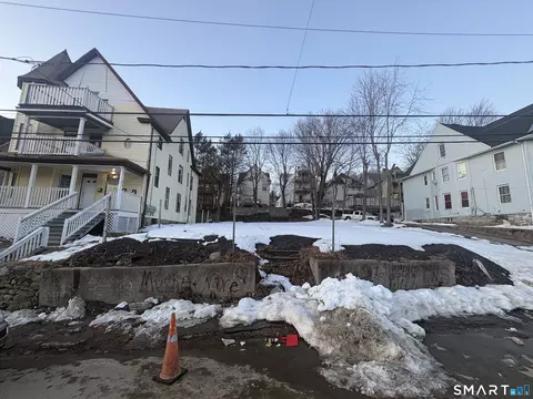 22 Ridgewood St, Waterbury, CT 06710