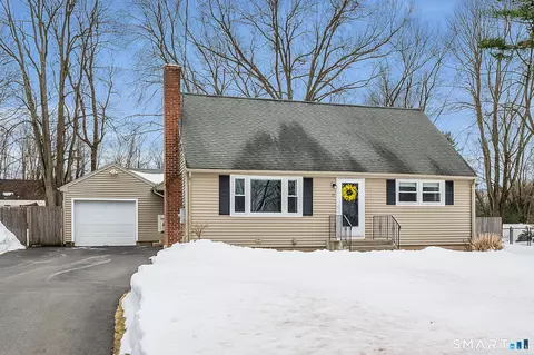 17 Whiteside St, Newington, CT 06111