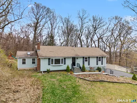 36 Montowese Trl, Wallingford, CT 06492