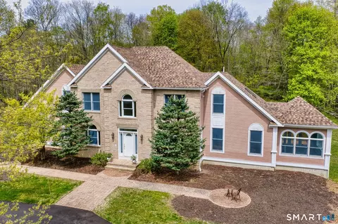 461 Amity Rd, Woodbridge, CT 06525