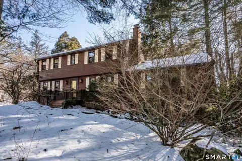 29 Long View Dr, Simsbury, CT 06070