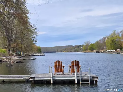 18 N Lake Shore Dr, Brookfield, CT 06804