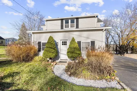 4 Bellview Rd, Branford, CT 06405