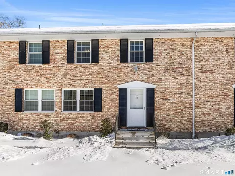 39 Woodway Rd #C7, Stamford, CT 06907