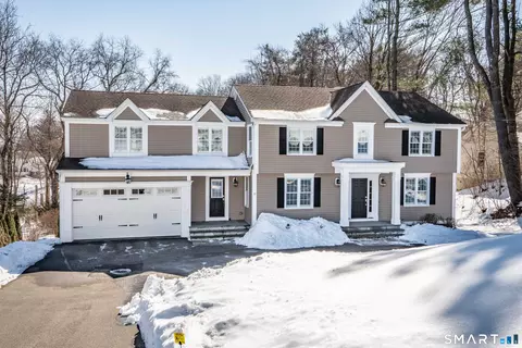 11 Forest Hills Dr, West Hartford, CT 06117