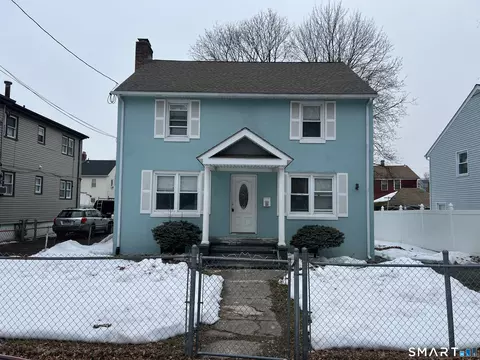 100 Lorraine St, Bridgeport, CT 06604