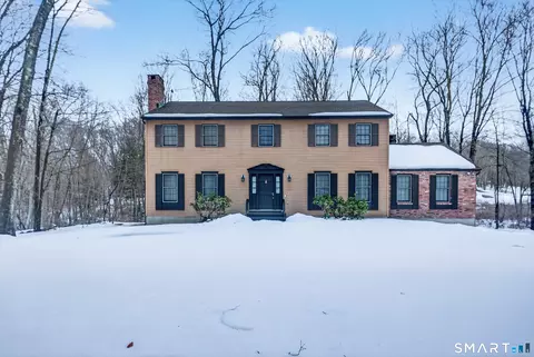1 Dunsinane Rd, Brookfield, CT 06804