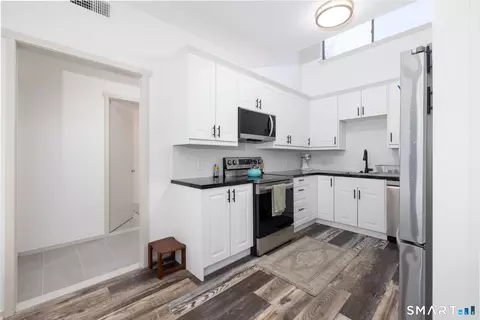 865 Heritage Vlg #B, Southbury, CT 06488