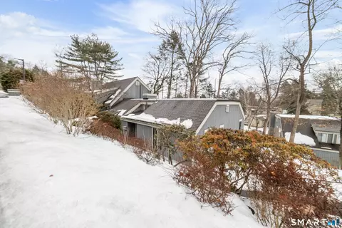 411 Heritage Vlg #B, Southbury, CT 06488